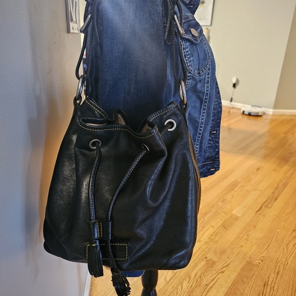 Dooney & Bourke Handbags - Dooney & Bourke Black Shoulder Bag
